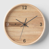 パーソナライズされたモダン結婚夫婦の名前 壁時計 (正面)