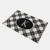 パーソナライズされたモノグラムの白黒金ゴールド ドアマット (アングル)