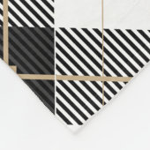 パーソナライズされたモノグラムの白黒金ゴールド フリースブランケット (角)