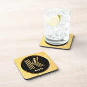 パーソナライズされたモノグラムの金ゴールドK コースター (右側)