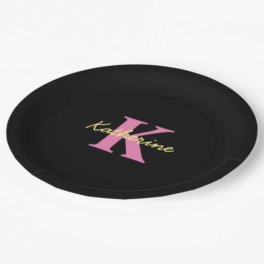 パーソナライズされたモノグラムの黒モダン ペーパープレート (アングル)