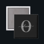 パーソナライズされたモノグラムスクリプト名 ブラック ホワイト グレー マグネット<br><div class="desc">このエレガントなモノグラムとスタイリッシュなスクリプトネームデザインは、どんな機会でも贈り物として最適です。個人のイニシャルと名前でパーソナライズすることができます。デザインツールを使用して、フォント、フォントの色、フォントサイズ、背景色を変更できます。JとQのイニシャルでは、フォントサイズを小さくする必要があります。デザインをカスタマイズするのを楽しんでください。</div>