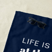 パーソナライズされたライフスタイルが楽しい家族のバケーション ネイビー ビーチタオル (インサイチュ)