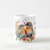 パーソナライズされたラブバードが名前をカスタムするを受け入れる コーヒーマグカップ (中央)