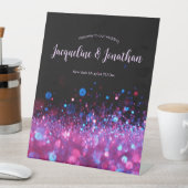 パーソナライズされたレトロネオンピンクブラックグリッター結婚ズ 台座サイン (インサイチュ)