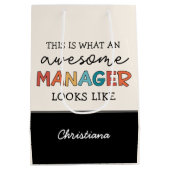 パーソナライズされたレトロ素晴らしマネージャおもしろい ミディアムペーパーバッグ (裏面)