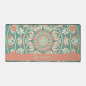 パーソナライズされたレトロ華美セージ&サンドマンダラ デスクマット (正面)