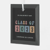 パーソナライズされたレトロ2023年卒業かわいい ガラスオーナメント (正面左)