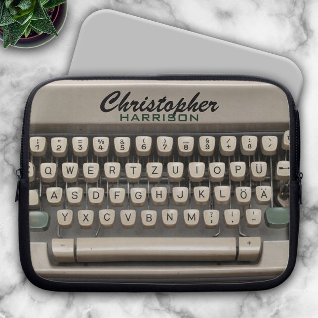 パーソナライズされたヴィンテージタイプライター ラップトップスリーブ (クリエイターアップロード済み)
