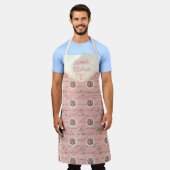 パーソナライズされたヴィンテージバラ エプロン (着用した状態)