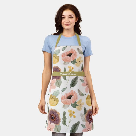 パーソナライズされたヴィンテージフローラ開花紫と黄 エプロン (着用した状態)