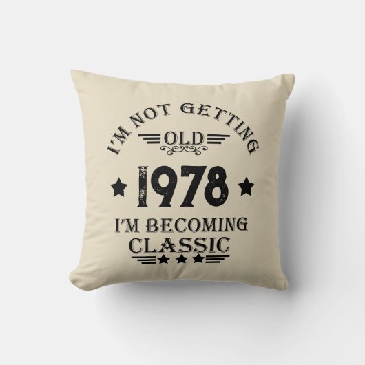 パーソナライズされたヴィンテージ誕生日ギフト黒 クッション (正面)