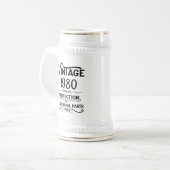 パーソナライズされたヴィンテージ誕生日プレゼント黒 ビールジョッキ (正面左)