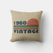 パーソナライズされたヴィンテージ誕生日プレゼント クッション (正面)