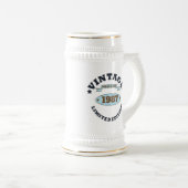 パーソナライズされたヴィンテージ誕生日プレゼント ビールジョッキ (正面右)