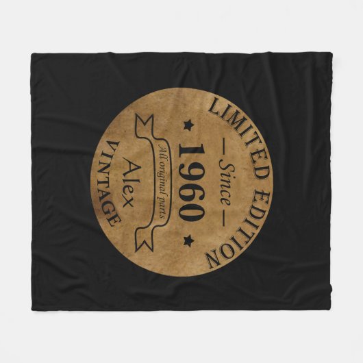 パーソナライズされたヴィンテージ誕生日プレゼント フリースブランケット (正面(横))