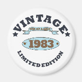 パーソナライズされたヴィンテージ誕生日プレゼント マグネット (正面)