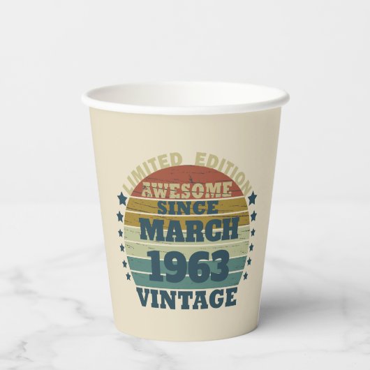 パーソナライズされたヴィンテージ誕生日プレゼント 紙コップ (裏面)