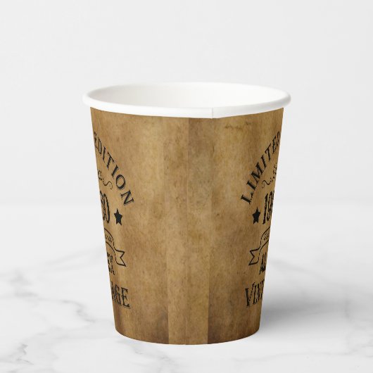 パーソナライズされたヴィンテージ誕生日プレゼント 紙コップ (右)