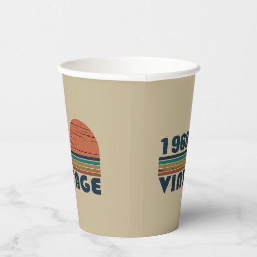 パーソナライズされたヴィンテージ誕生日プレゼント 紙コップ (右)