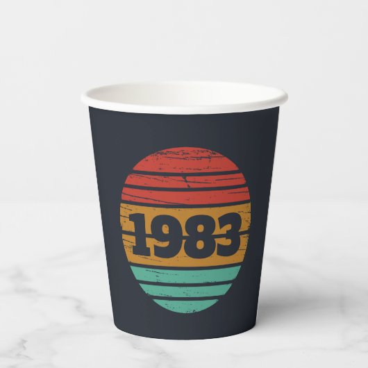 パーソナライズされたヴィンテージ誕生日プレゼント 紙コップ (裏面)