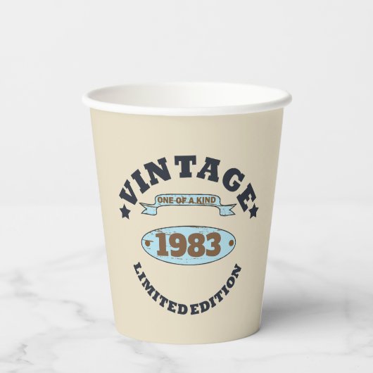 パーソナライズされたヴィンテージ誕生日プレゼント 紙コップ (裏面)