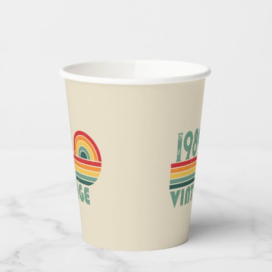 パーソナライズされたヴィンテージ35歳の誕生日プレゼント 紙コップ (左)