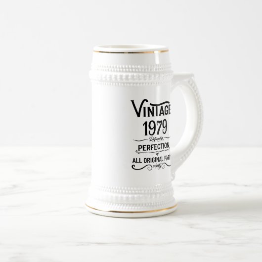 パーソナライズされたヴィンテージ45歳の誕生日ギフトブラック ビールジョッキ (正面右)