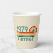 パーソナライズされたヴィンテージ45歳の誕生日プレゼント 紙コップ (裏面)