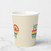 パーソナライズされたヴィンテージ45歳の誕生日プレゼント 紙コップ (左)