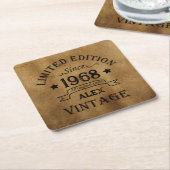 パーソナライズされたヴィンテージ55歳の誕生日パーティー スクエアペーパーコースター (アングル)