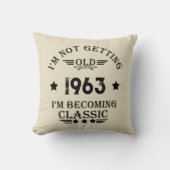パーソナライズされたヴィンテージ60歳の誕生日プレゼント クッション (正面)
