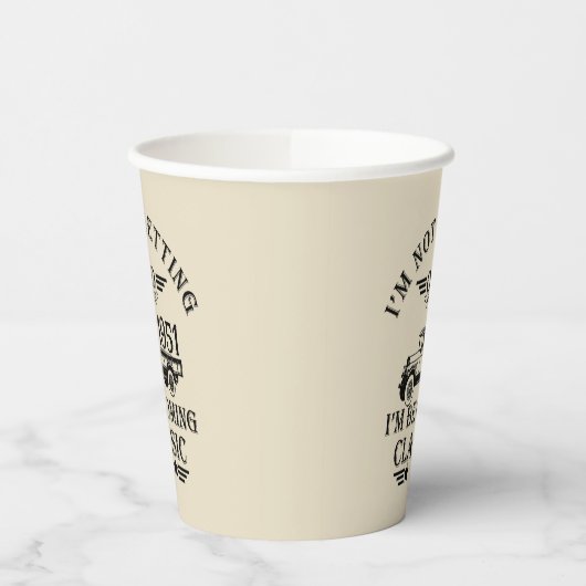 パーソナライズされたヴィンテージ65歳の誕生日パーティー 紙コップ (左)