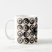 パーソナライズされた世紀中頃の黒とクリームの円 コーヒーマグカップ (左)