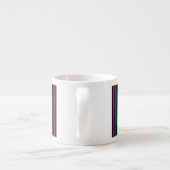 パーソナライズされた保CALMテキスト明るい赤紫色ストライプ エスプレッソカップ (裏面)