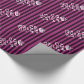 パーソナライズされた保CALMテキスト明るい赤紫色ストライプ ラッピングペーパー (角)