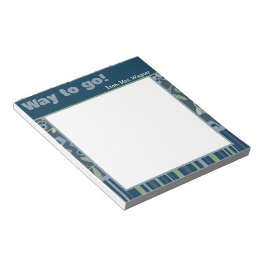 パーソナライズされた先生ブルーフローラストライプのモダン ノートパッド (アングル)