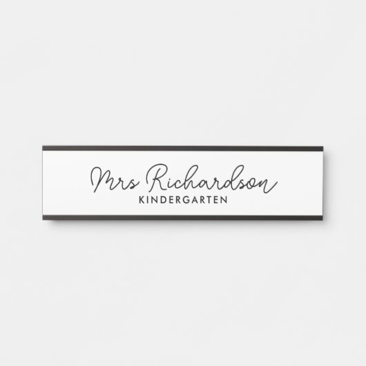 パーソナライズされた先生名等級シンプルモダン サインプレート (正面)