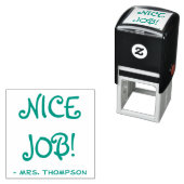 パーソナライズされた先生名+ "NICE JOB!" セルフインキングスタンプ (インサイチュ)