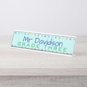パーソナライズされた先生色のドット デスクネームプレート (正面)