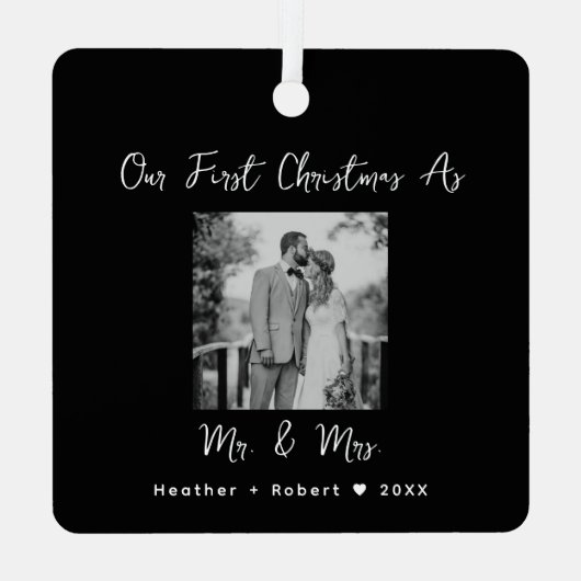 パーソナライズされた写真初めてのクリスマス結婚した メタルオーナメント (裏面)