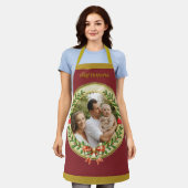 パーソナライズされた写真枠とクリスマスリース エプロン (着用した状態)