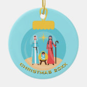 パーソナライズされた出生ブルーと金ゴールドクリスマス セラミックオーナメント (正面)