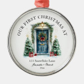 パーソナライズされた初めてのクリスマスアットザニューホーム メタルオーナメント (正面)