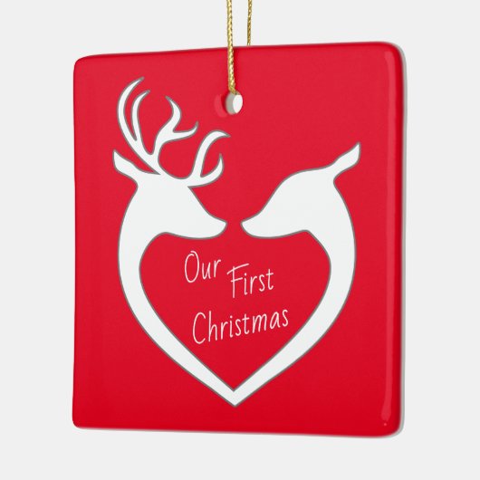 パーソナライズされた初めてのクリスマストナカイ対レッド セラミックオーナメント (左)