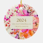 パーソナライズされた初めてのクリスマスピ結婚したンクフローラ セラミックオーナメント (裏面)