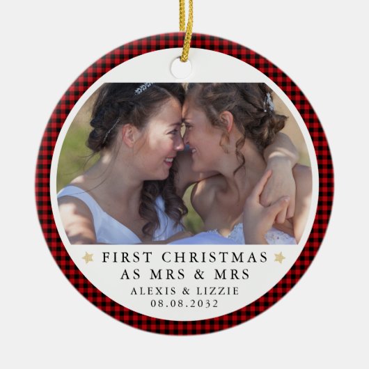 パーソナライズされた初めてのクリスマスミセス&ミセス写真 セラミックオーナメント (正面)