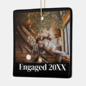 パーソナライズされた初めてのクリスマス婚約したカップル黒 セラミックオーナメント (左)