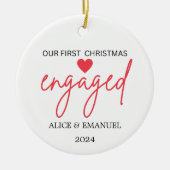 パーソナライズされた初めてのクリスマス婚約した セラミックオーナメント (正面)