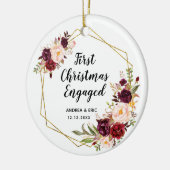 パーソナライズされた初めてのクリスマス婚約した セラミックオーナメント (左)